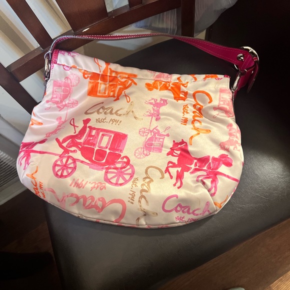 Coach Pink/cream Carriage Print Fabric and Patent Leather Flab Hobo. Price firm - Picture 4 of 9